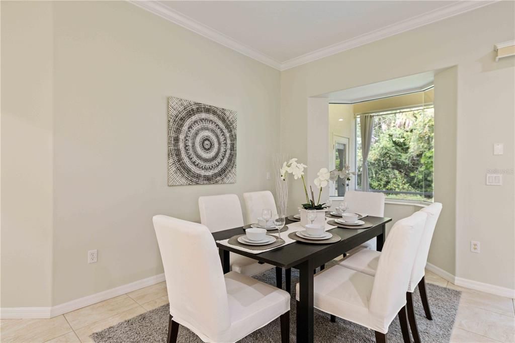 合同活跃: $349,000 (2 贝兹, 2 浴室, 1742 平方英尺)