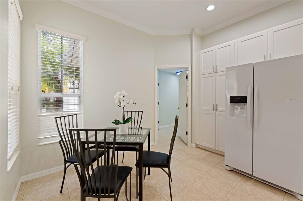 合同活跃: $349,000 (2 贝兹, 2 浴室, 1742 平方英尺)