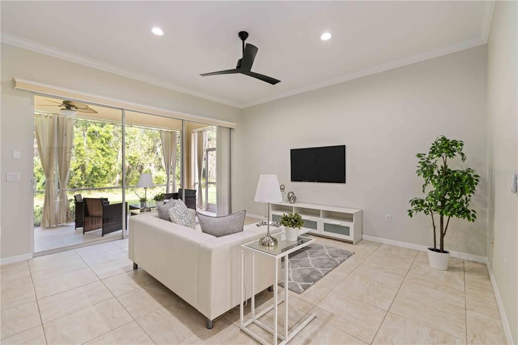 合同活跃: $349,000 (2 贝兹, 2 浴室, 1742 平方英尺)