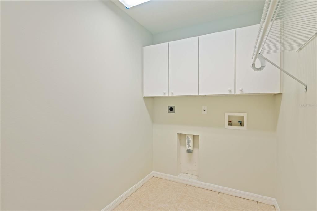 合同活跃: $349,000 (2 贝兹, 2 浴室, 1742 平方英尺)