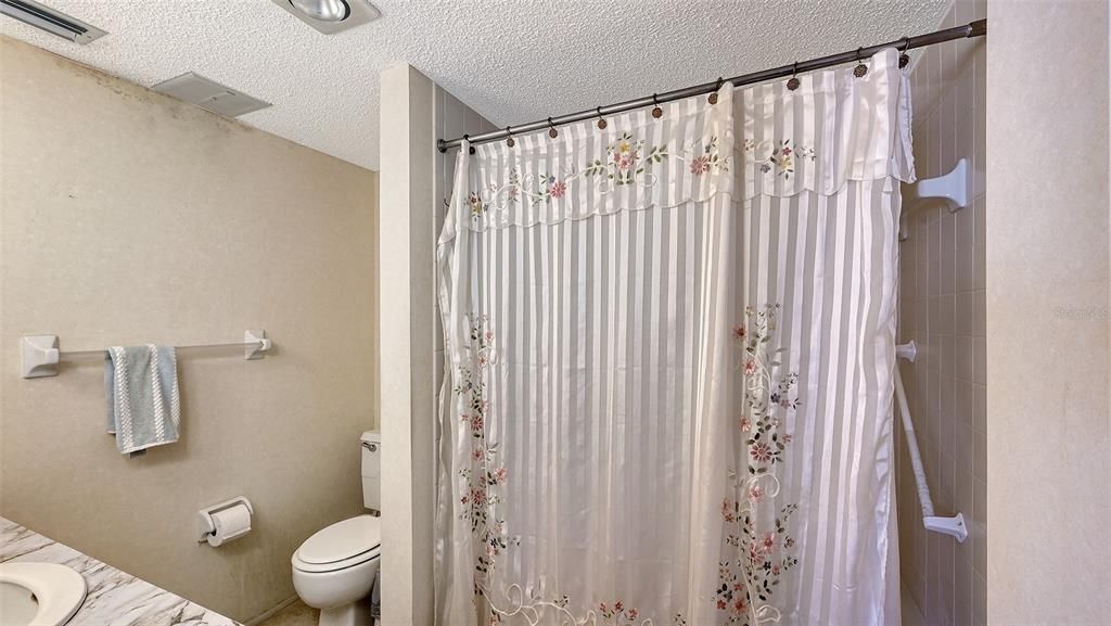 For Sale: $250,000 (2 beds, 2 baths, 1280 Square Feet)