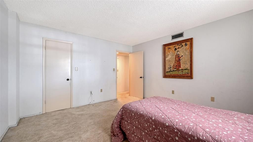 For Sale: $250,000 (2 beds, 2 baths, 1280 Square Feet)