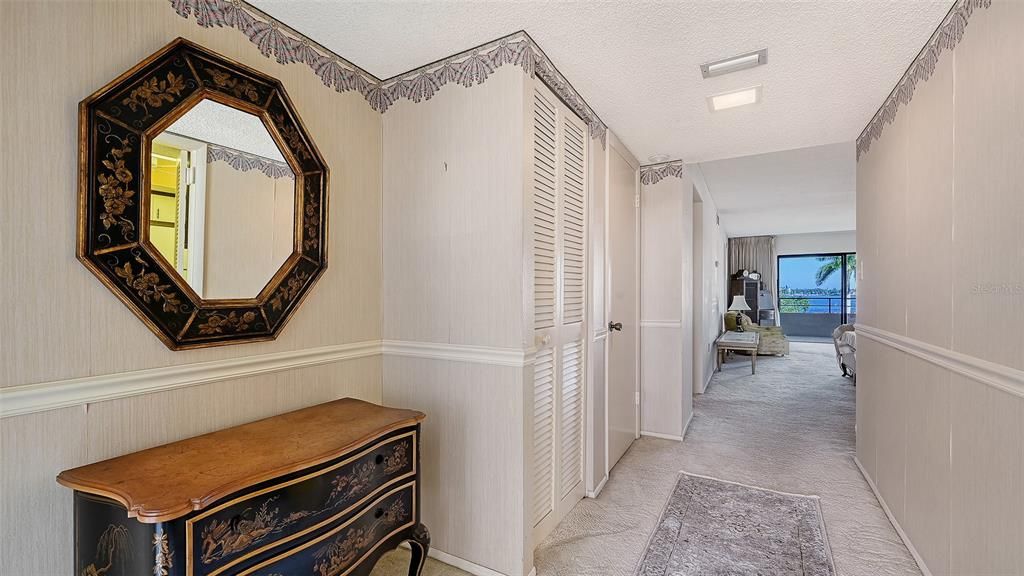 For Sale: $250,000 (2 beds, 2 baths, 1280 Square Feet)