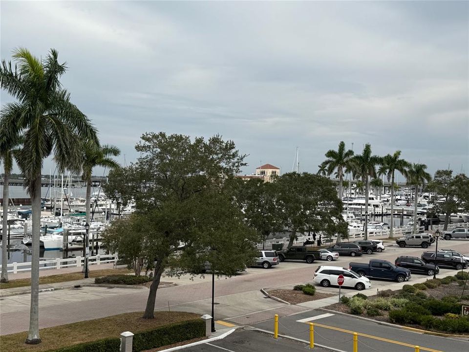 For Sale: $250,000 (2 beds, 2 baths, 1280 Square Feet)