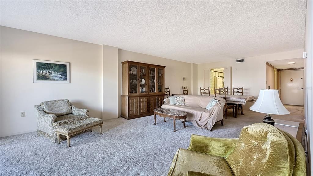 For Sale: $250,000 (2 beds, 2 baths, 1280 Square Feet)