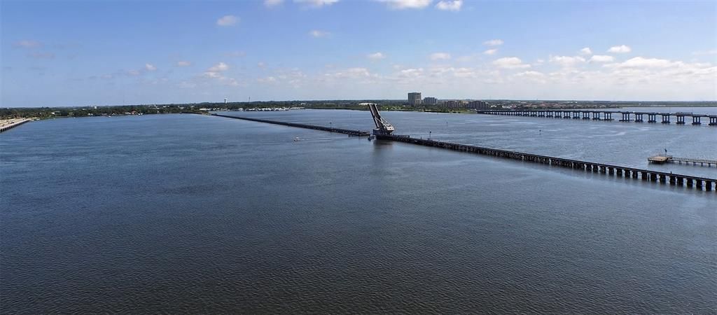 For Sale: $250,000 (2 beds, 2 baths, 1280 Square Feet)