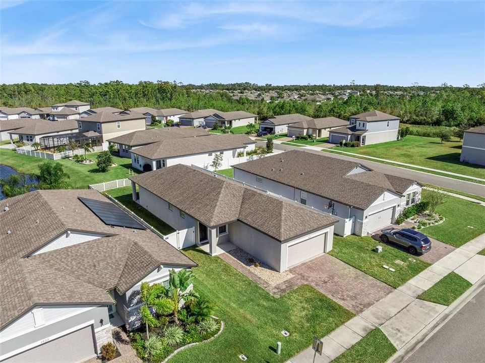 待售: $395,000 (4 贝兹, 2 浴室, 2057 平方英尺)