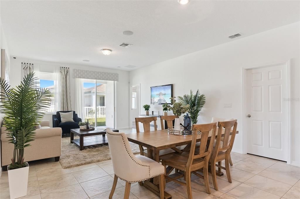 待售: $395,000 (4 贝兹, 2 浴室, 2057 平方英尺)