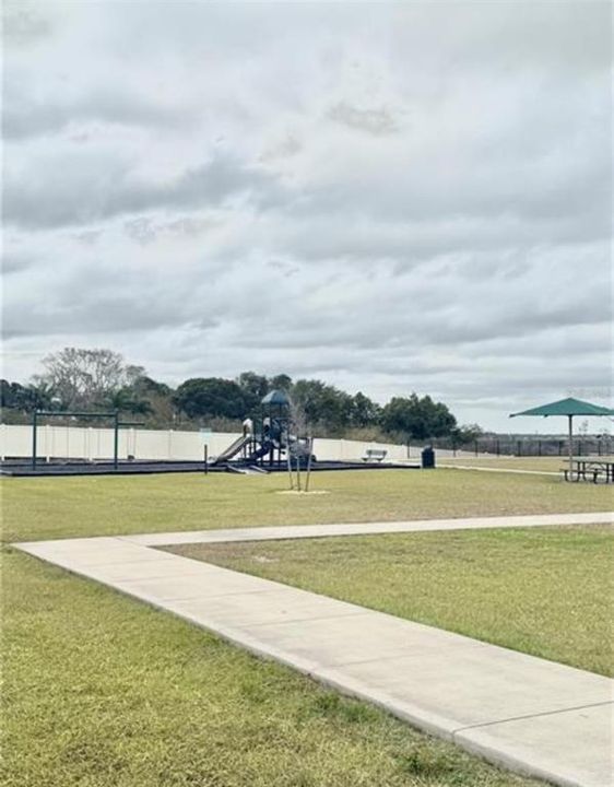 出租: $2,300 (4 贝兹, 2 浴室, 1820 平方英尺)