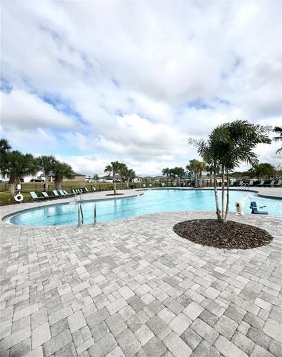 出租: $2,300 (4 贝兹, 2 浴室, 1820 平方英尺)