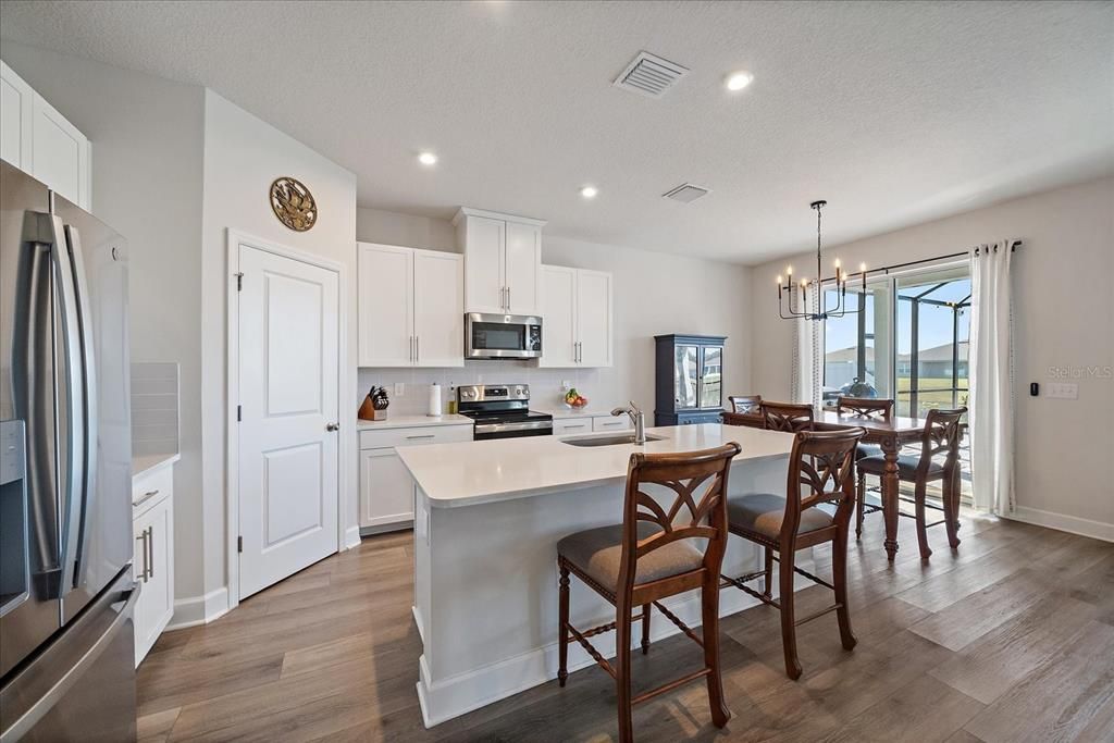 For Sale: $489,900 (3 beds, 2 baths, 1808 Square Feet)