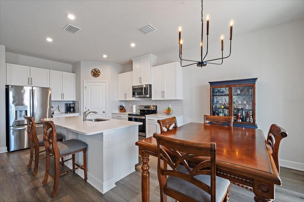 For Sale: $489,900 (3 beds, 2 baths, 1808 Square Feet)