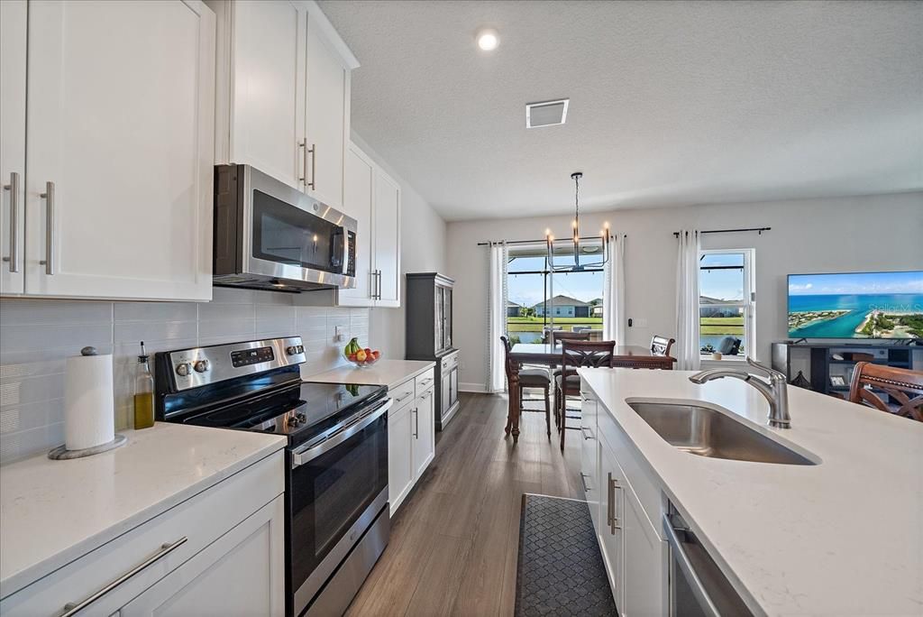 For Sale: $489,900 (3 beds, 2 baths, 1808 Square Feet)