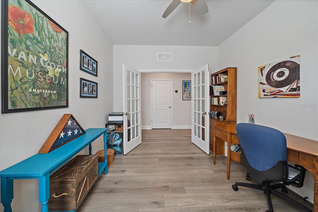 For Sale: $489,900 (3 beds, 2 baths, 1808 Square Feet)