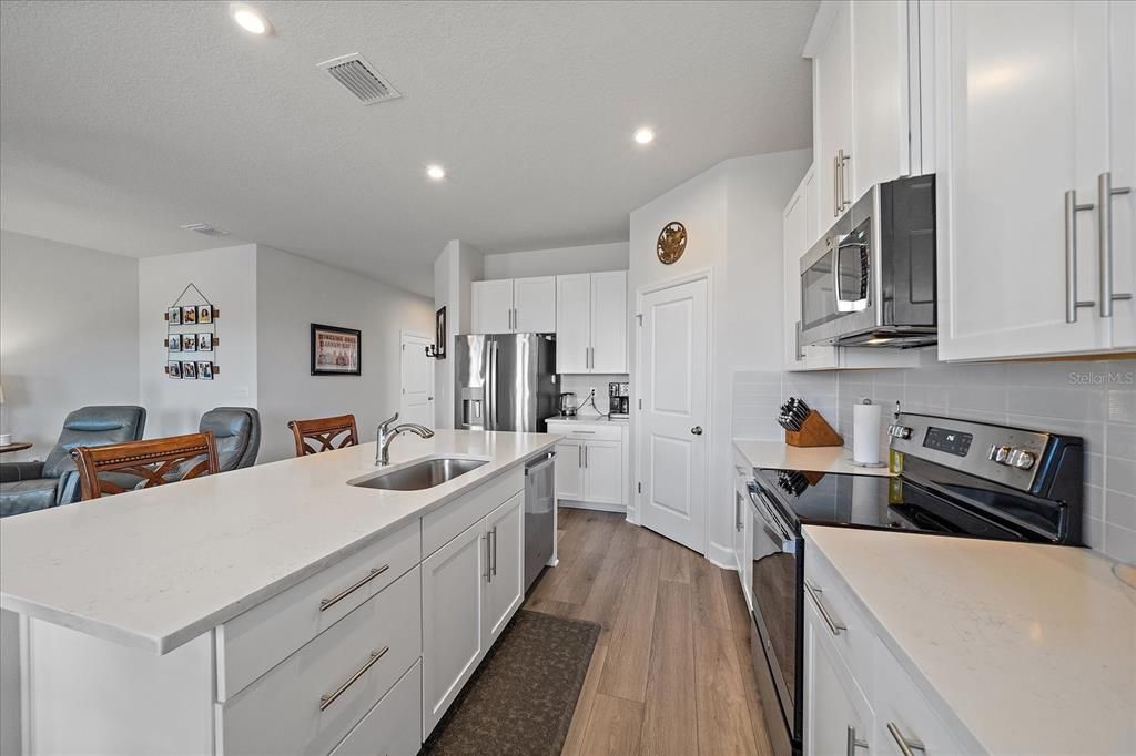 For Sale: $489,900 (3 beds, 2 baths, 1808 Square Feet)