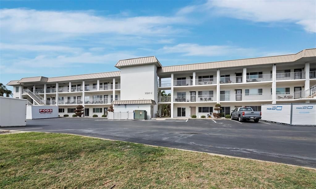 На продажу: $599,000 (2 спален, 2 ванн, 1154 Квадратных фут)