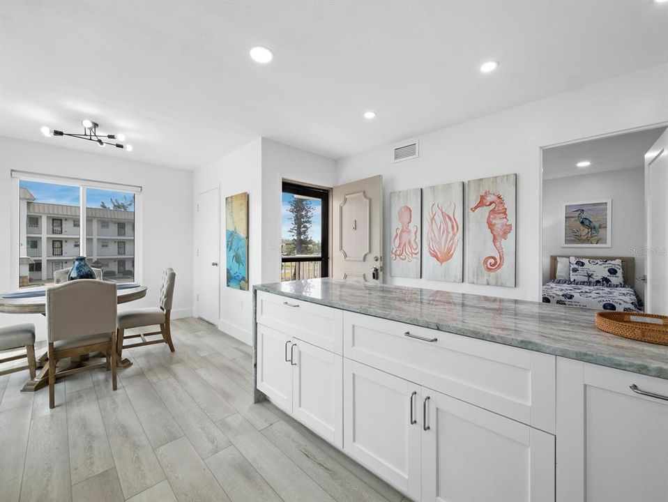 На продажу: $599,000 (2 спален, 2 ванн, 1154 Квадратных фут)