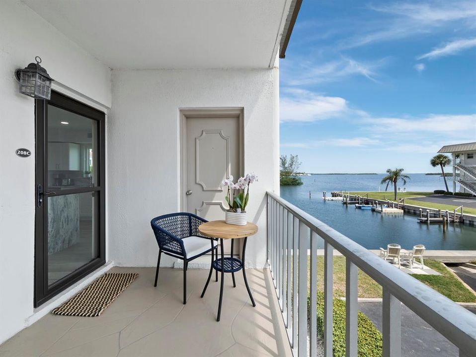 На продажу: $599,000 (2 спален, 2 ванн, 1154 Квадратных фут)