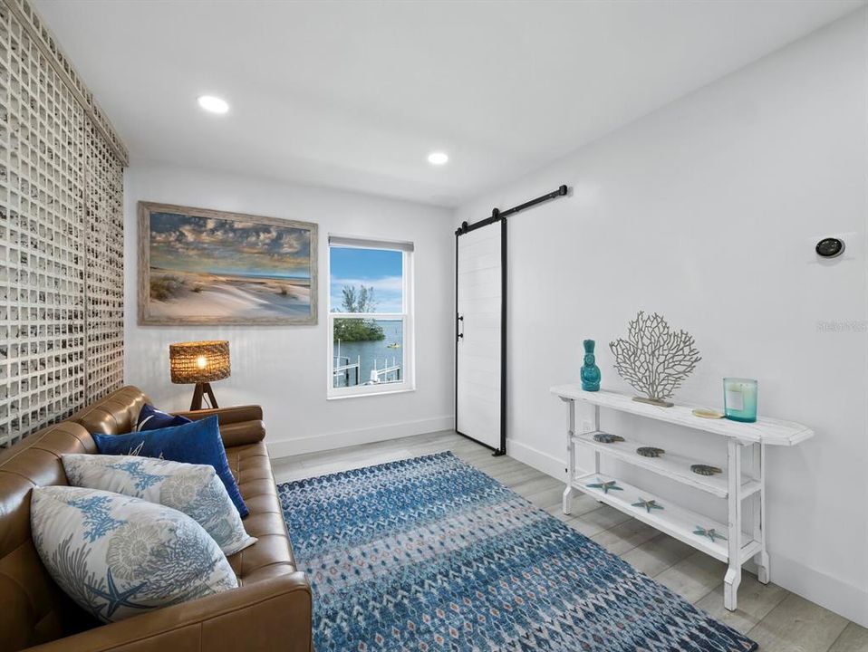 На продажу: $599,000 (2 спален, 2 ванн, 1154 Квадратных фут)