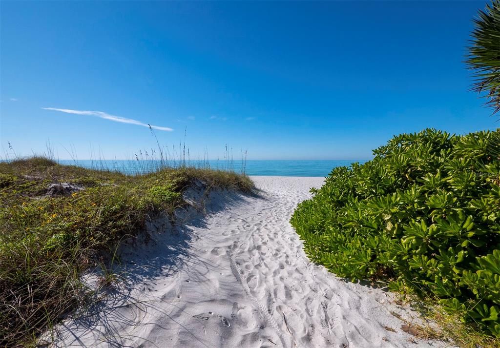 На продажу: $599,000 (2 спален, 2 ванн, 1154 Квадратных фут)