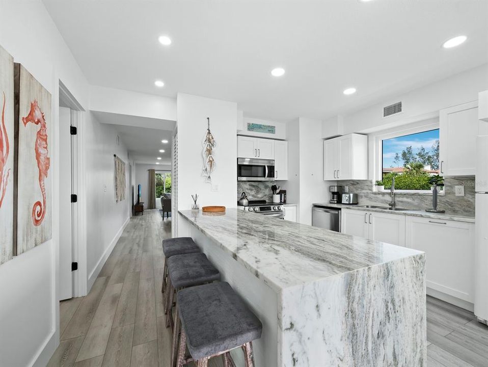 На продажу: $599,000 (2 спален, 2 ванн, 1154 Квадратных фут)