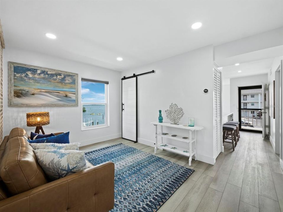 На продажу: $599,000 (2 спален, 2 ванн, 1154 Квадратных фут)