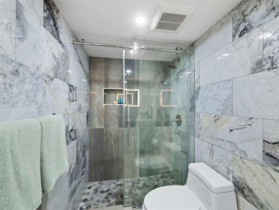 На продажу: $599,000 (2 спален, 2 ванн, 1154 Квадратных фут)