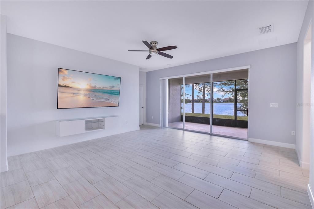 Под контрактом: $3,000 (4 спален, 3 ванн, 2283 Квадратных фут)