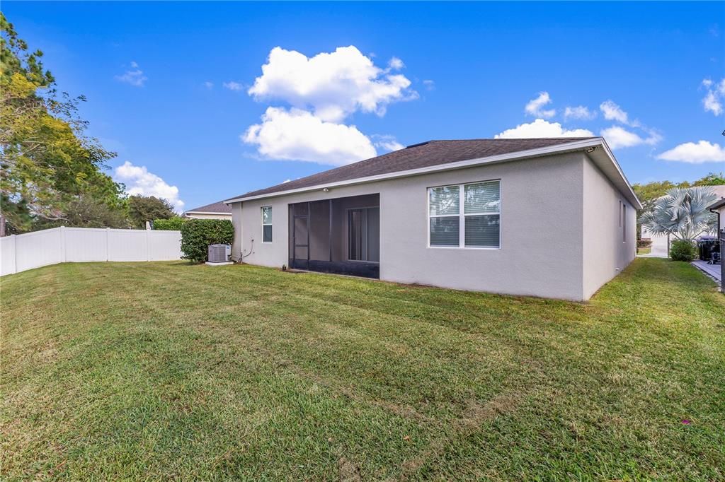 Под контрактом: $3,000 (4 спален, 3 ванн, 2283 Квадратных фут)