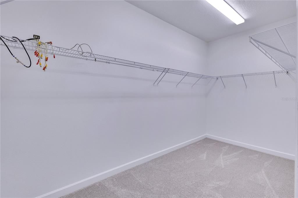 Под контрактом: $3,000 (4 спален, 3 ванн, 2283 Квадратных фут)