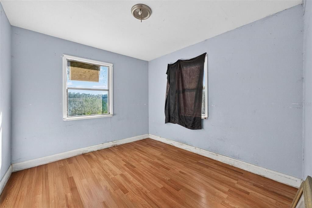 For Sale: $179,900 (3 beds, 2 baths, 920 Square Feet)