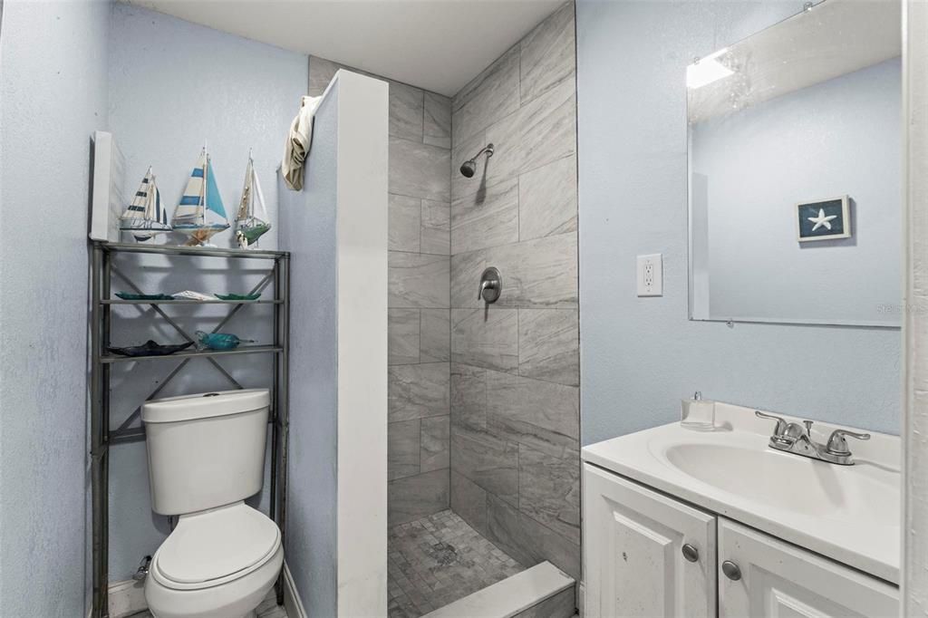 For Sale: $179,900 (3 beds, 2 baths, 920 Square Feet)