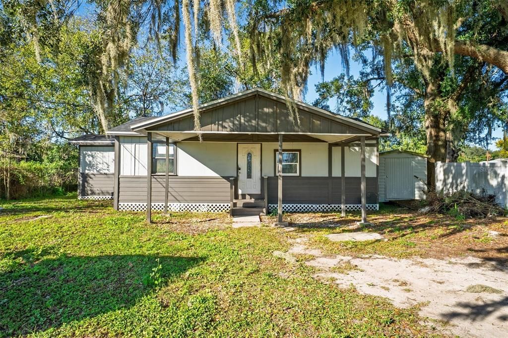 For Sale: $179,900 (3 beds, 2 baths, 920 Square Feet)