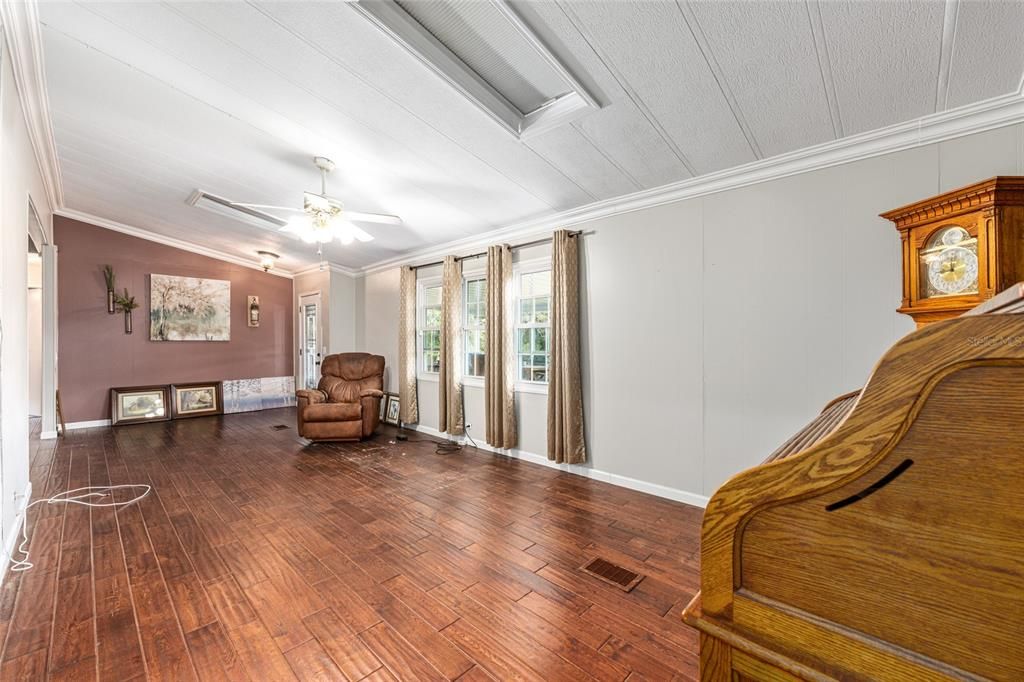 待售: $339,000 (3 贝兹, 2 浴室, 1934 平方英尺)