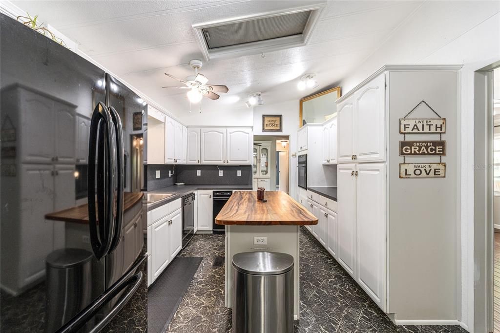 待售: $339,000 (3 贝兹, 2 浴室, 1934 平方英尺)