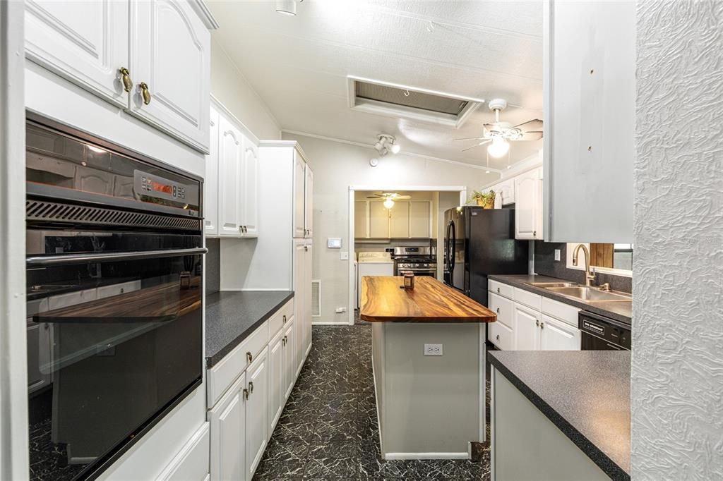 待售: $339,000 (3 贝兹, 2 浴室, 1934 平方英尺)