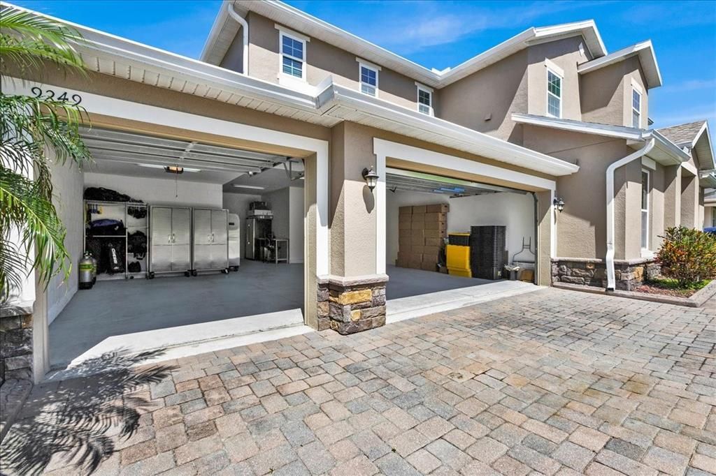 For Sale: $625,000 (4 beds, 3 baths, 3573 Square Feet)