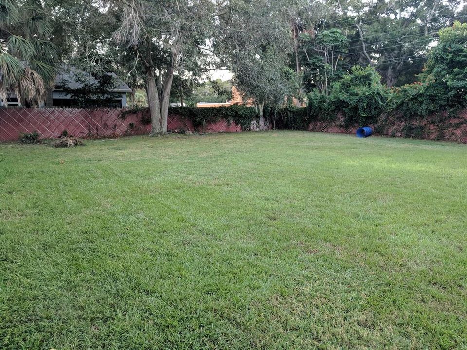 合同活跃: $2,395 (2 贝兹, 2 浴室, 1689 平方英尺)