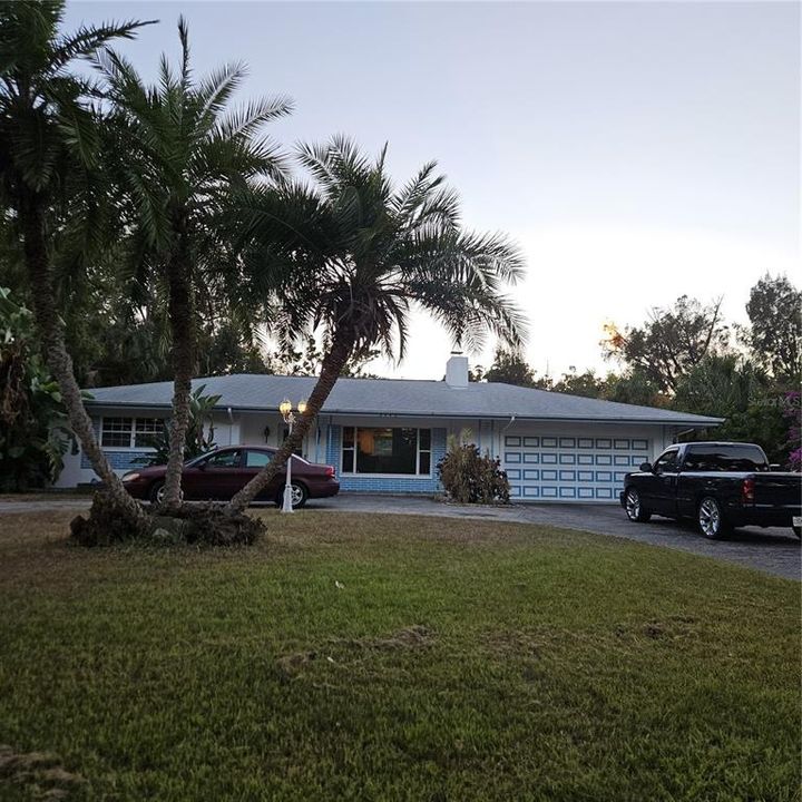 合同活跃: $2,395 (2 贝兹, 2 浴室, 1689 平方英尺)