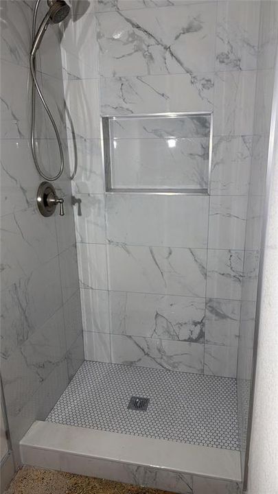 合同活跃: $2,395 (2 贝兹, 2 浴室, 1689 平方英尺)