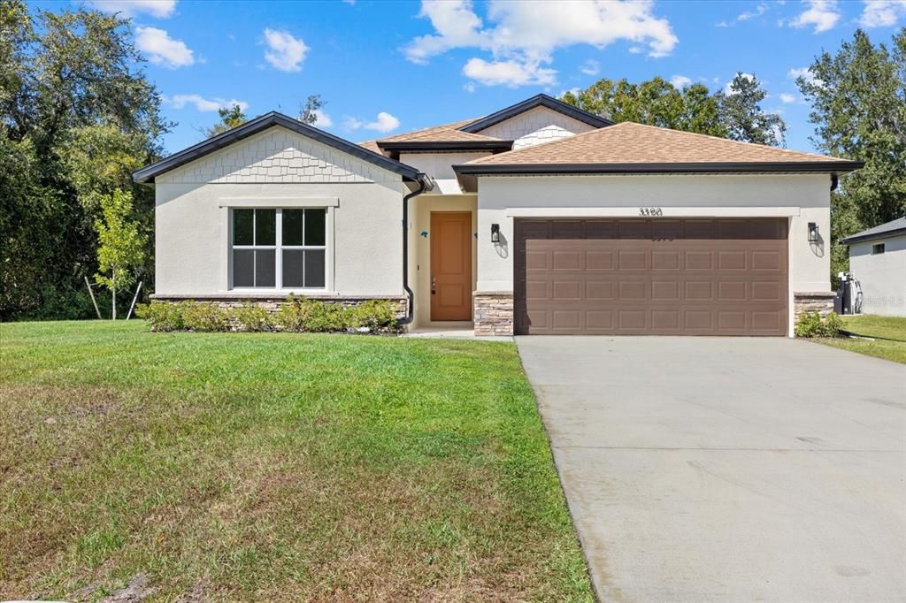 出租: $2,395 (4 贝兹, 3 浴室, 1990 平方英尺)