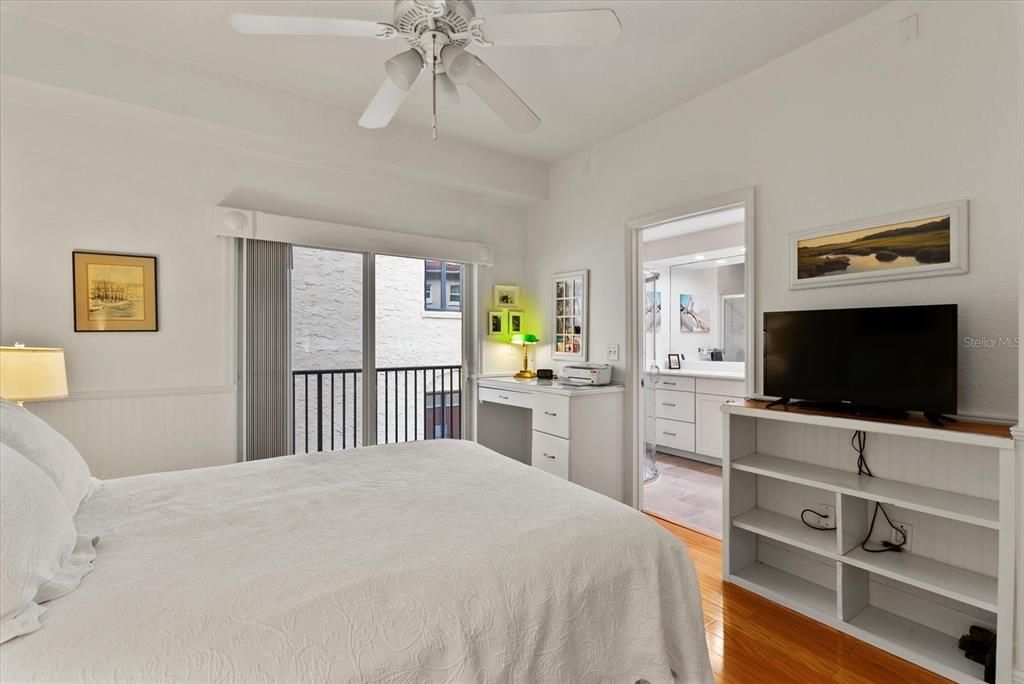 For Sale: $750,000 (3 beds, 2 baths, 1786 Square Feet)