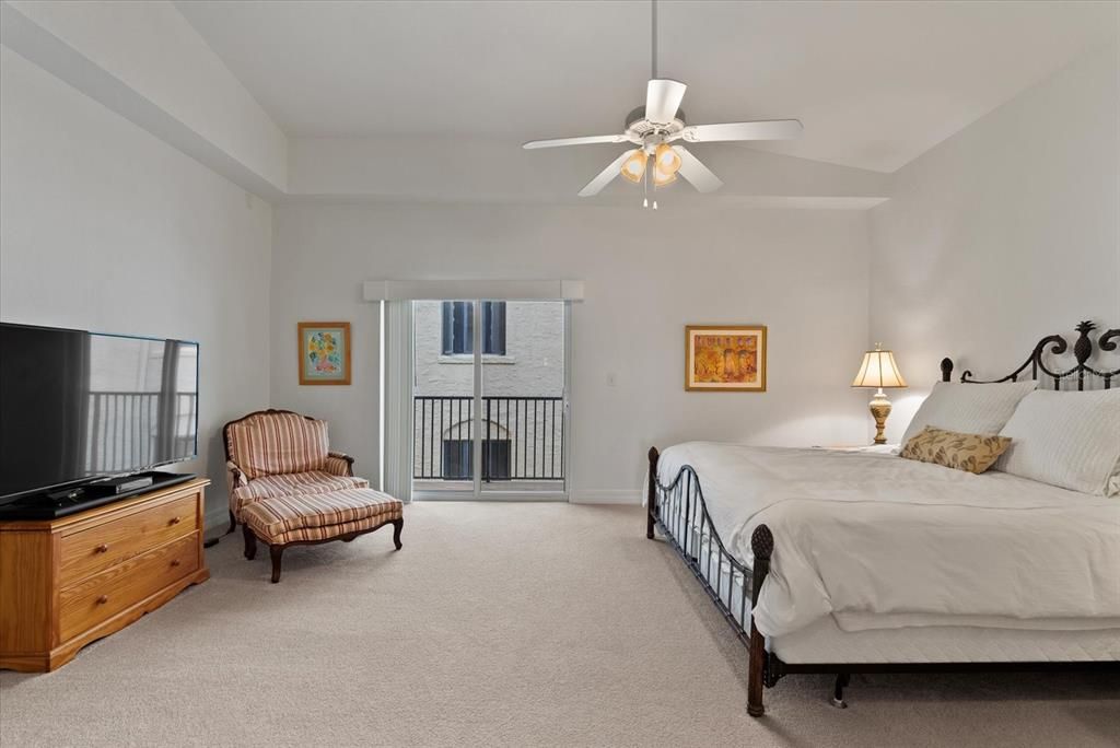 For Sale: $750,000 (3 beds, 2 baths, 1786 Square Feet)