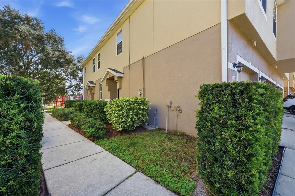 For Sale: $225,000 (2 beds, 2 baths, 1268 Square Feet)