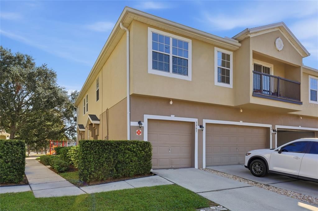 For Sale: $225,000 (2 beds, 2 baths, 1268 Square Feet)