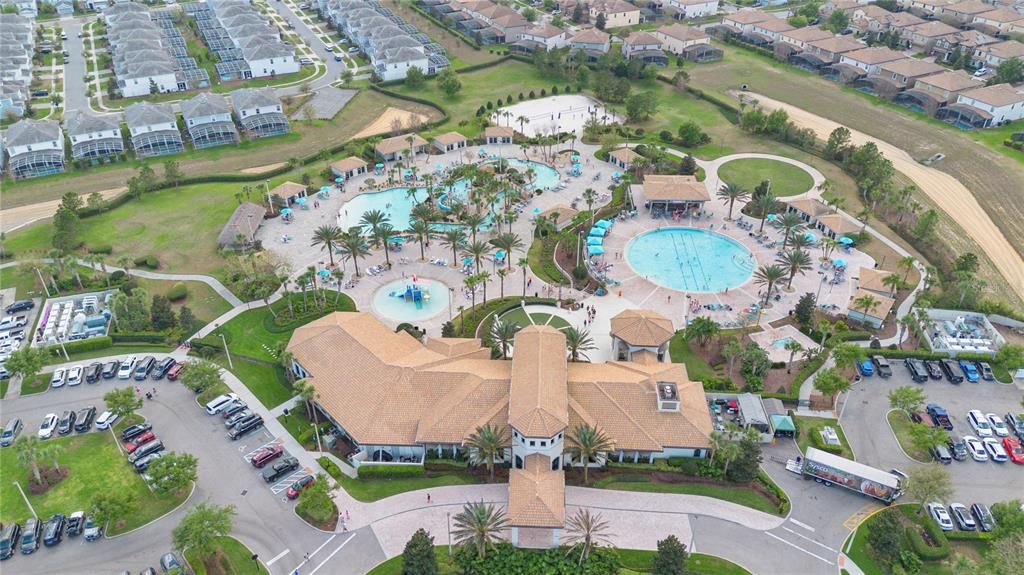 Под контрактом: $699,900 (7 спален, 5 ванн, 4018 Квадратных фут)