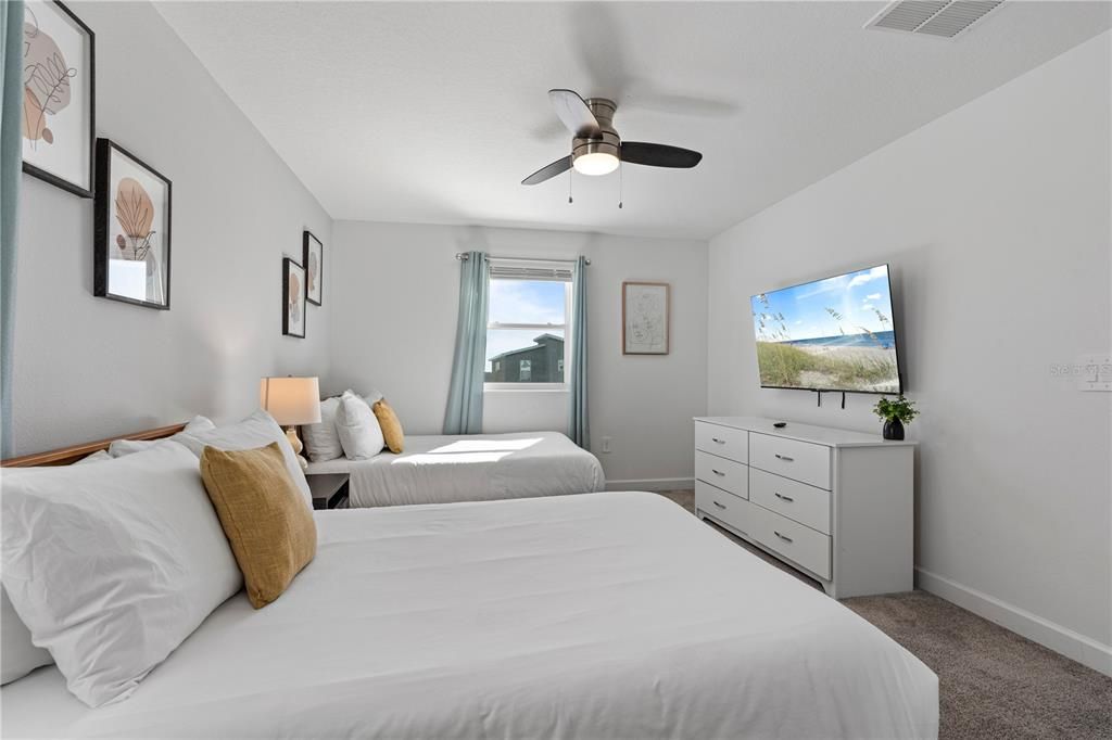 Под контрактом: $699,900 (7 спален, 5 ванн, 4018 Квадратных фут)