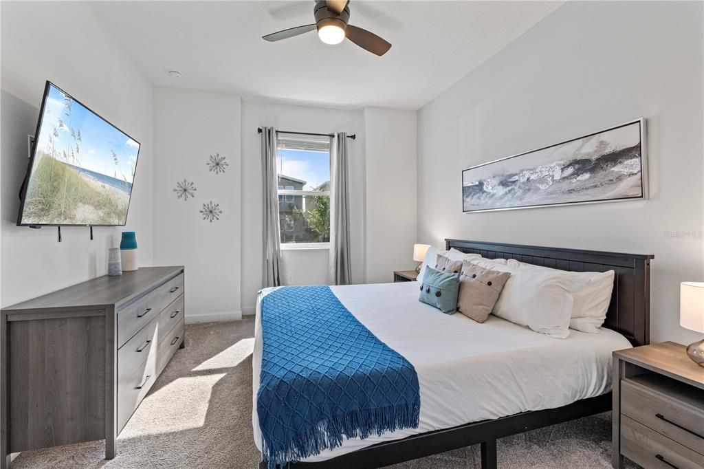 Под контрактом: $699,900 (7 спален, 5 ванн, 4018 Квадратных фут)