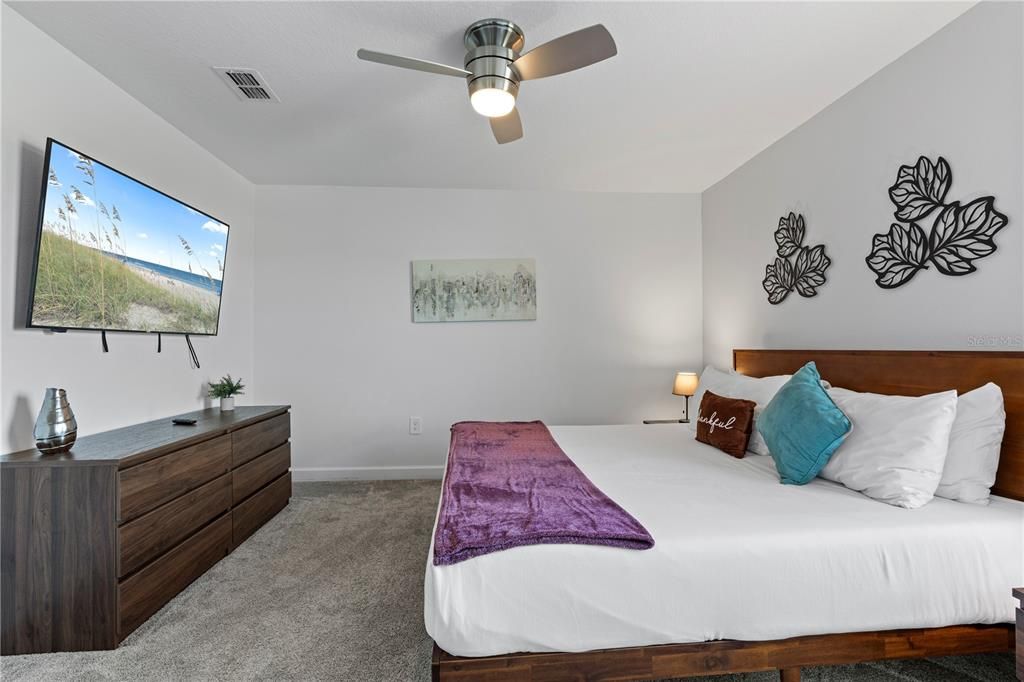 Под контрактом: $699,900 (7 спален, 5 ванн, 4018 Квадратных фут)