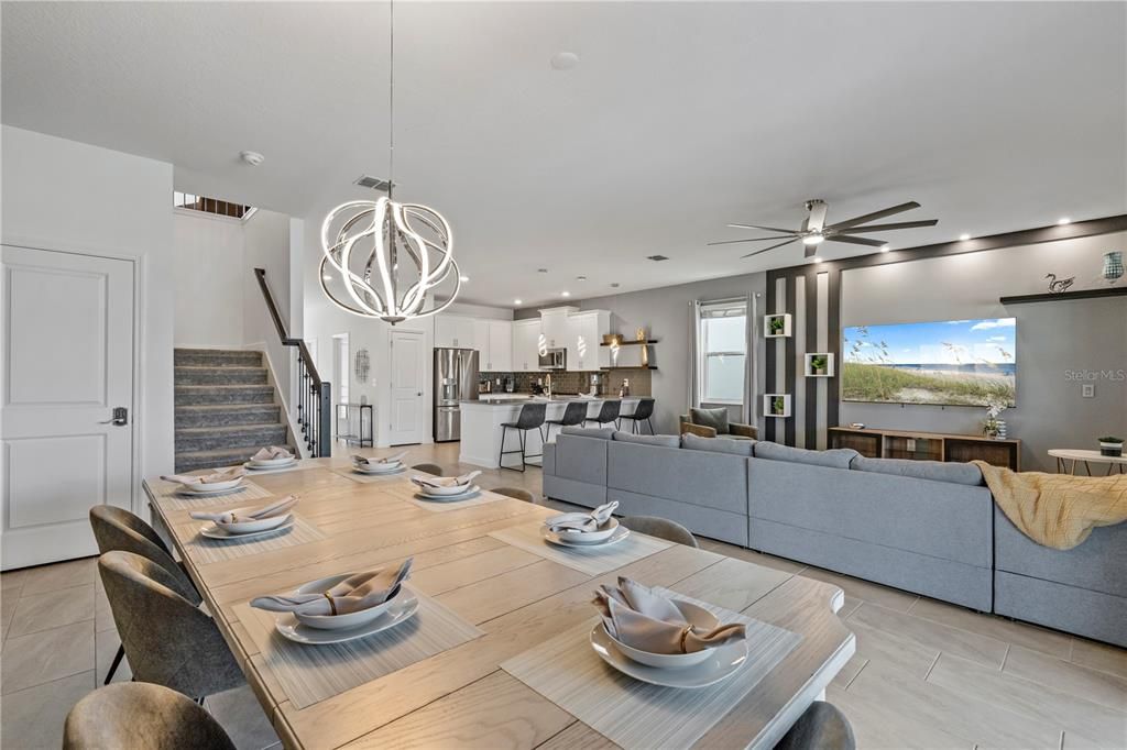 Под контрактом: $699,900 (7 спален, 5 ванн, 4018 Квадратных фут)